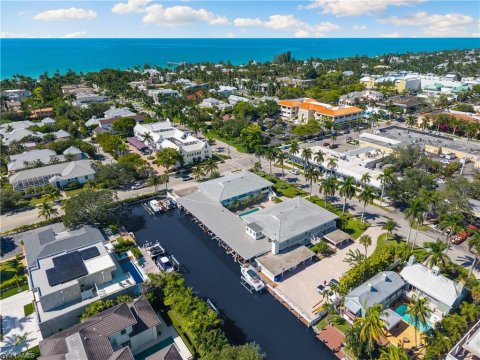 Aqualane Shores Naples Florida Condos for Sale