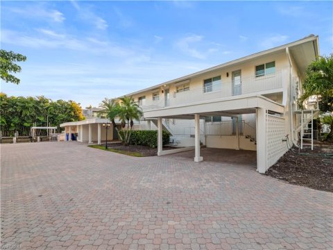 Aqualane Shores Naples Florida Real Estate