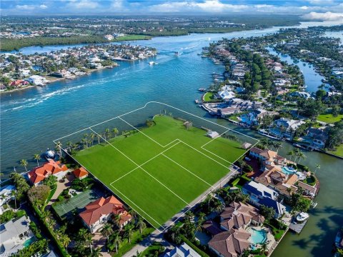 Aqualane Shores Naples Real Estate