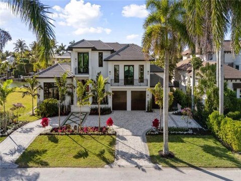 Aqualane Shores Naples Real Estate