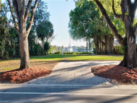 Aqualane Shores Real Estate