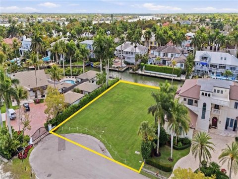 Aqualane Shores Real Estate