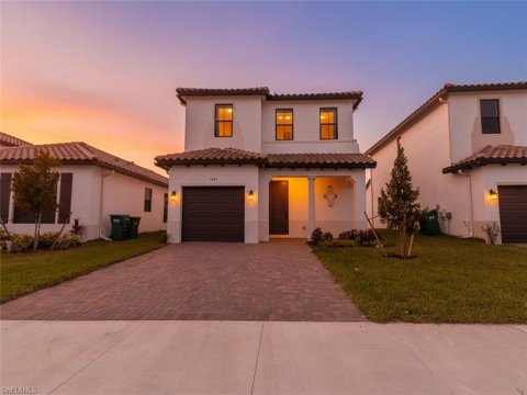 Ave Maria Real Estate