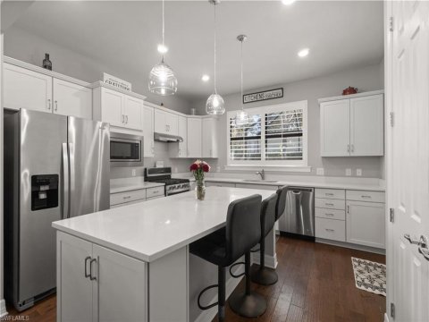 Avery Square Naples Florida Homes for Sale