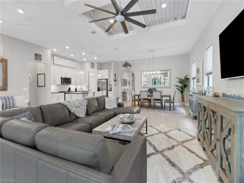 Avery Square Naples Florida Real Estate