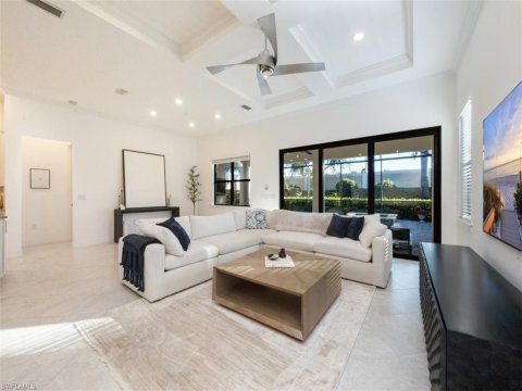 Avery Square Naples Florida Real Estate