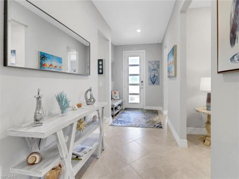 Avery Square Naples Real Estate