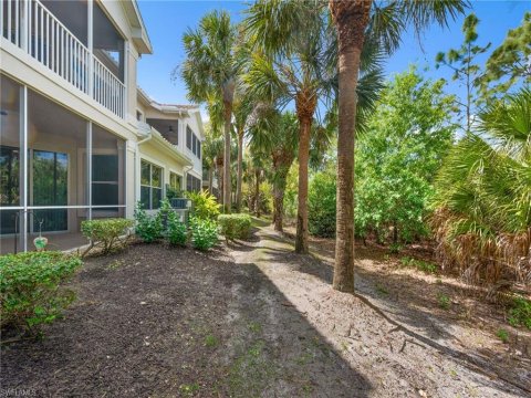 Aviano Naples Real Estate