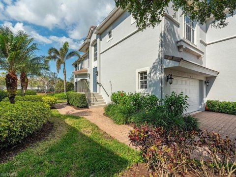 Banyan Woods Naples Real Estate