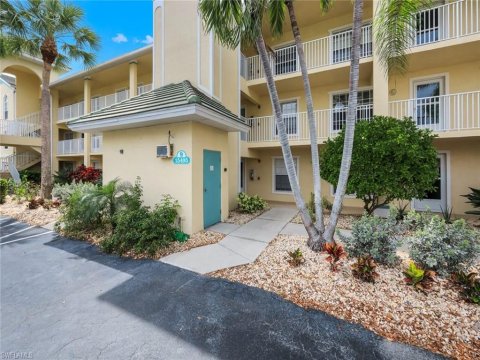 Bay Forest Naples Florida Condos for Sale
