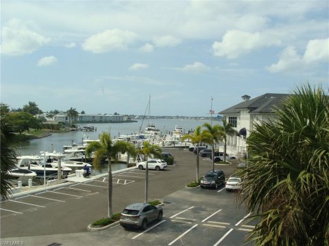 Beaumer Naples Florida Condos for Sale