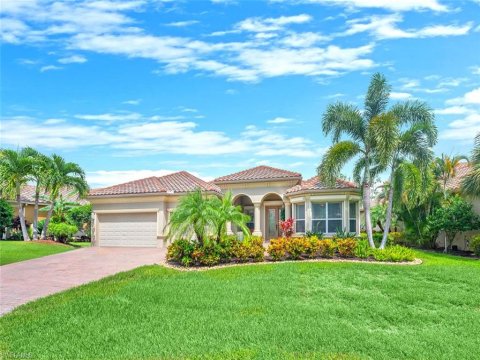 Bella Terra Estero Real Estate