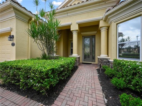 Bella Terra Estero Real Estate