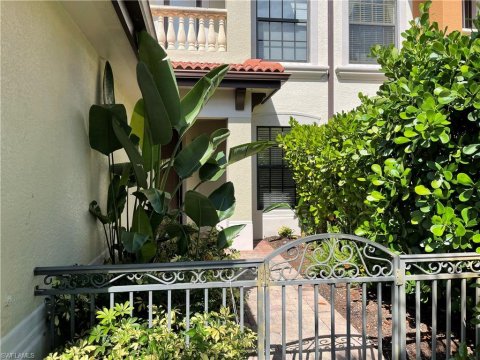 Bella Vita Naples Real Estate