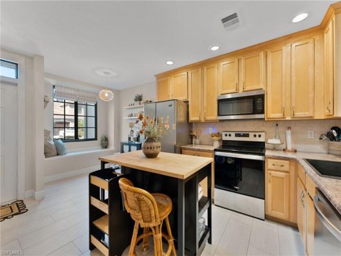 Berkshire Lakes Naples Florida Condos for Sale