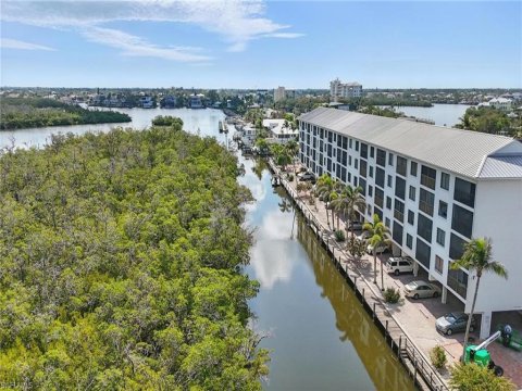 Bonita Beach Plantation House Real Estate