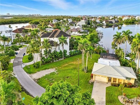 Carolands Real Estate