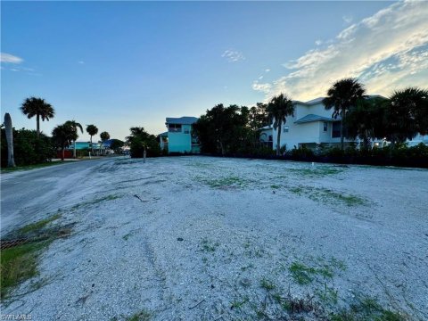 Cases Fort Myers Beach Florida Land for Sale