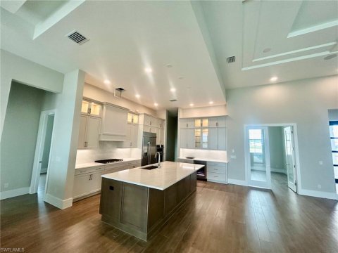 Caymas Naples Real Estate