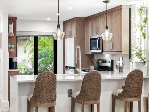Coach House Naples Florida Condos for Sale