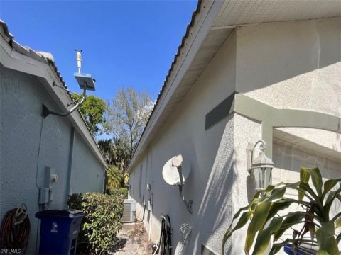 Colonial Oaks Estero Real Estate