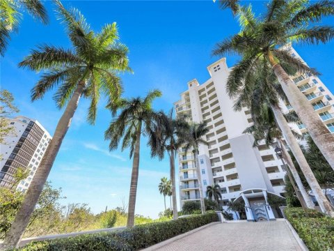 Cove Towers Naples Florida Condos for Sale