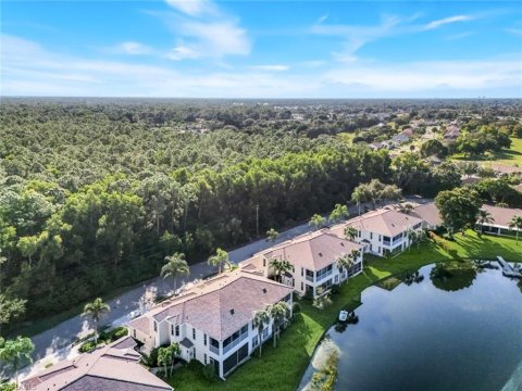 Crown Pointe Naples Florida Condos for Sale