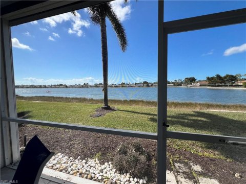 Crown Pointe Naples Florida Condos for Sale