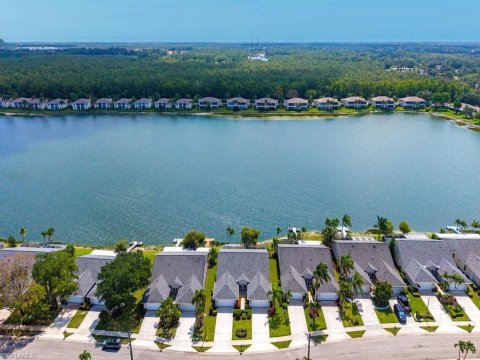 Crown Pointe Naples Florida Condos for Sale