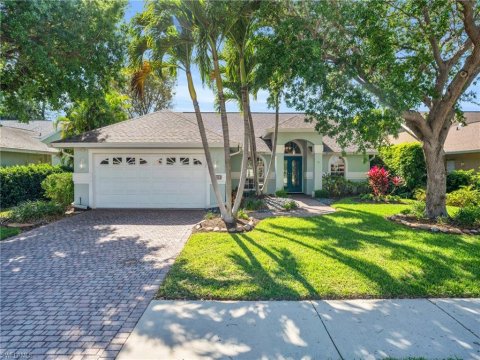 Crown Pointe Naples Florida Homes for Sale