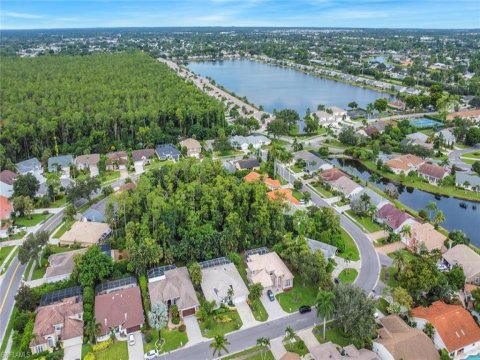 Crown Pointe Naples Florida Homes for Sale