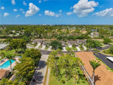 Crown Pointe Naples Florida Real Estate