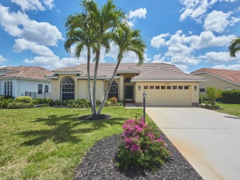 Crown Pointe Naples Florida Real Estate