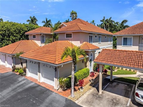 Crown Pointe Naples Florida Real Estate