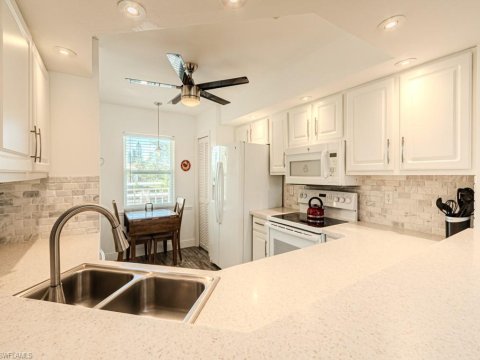 Crown Pointe Naples Real Estate