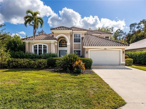 Crown Pointe Naples Real Estate