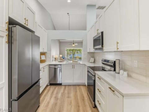 Crown Pointe Naples Real Estate