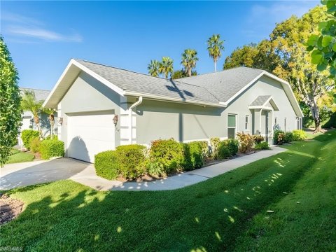 Crown Pointe Naples Real Estate