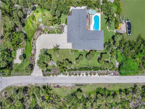 Dinkins Bayou Sanibel Real Estate