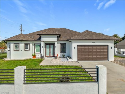 Golden Gate City Naples Real Estate