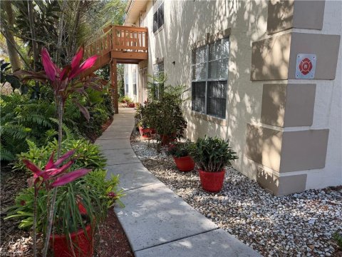 Golden Gate City Naples Real Estate