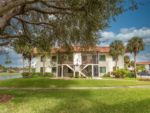 Golden Gate Naples Florida Condos for Sale