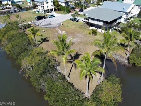 Gulf Harbor Naples Real Estate