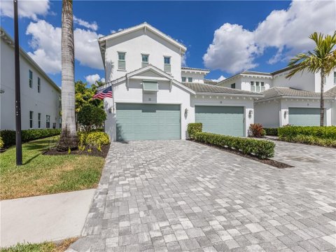 Hacienda Lakes Naples Florida Condos for Sale