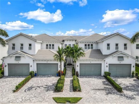 Hacienda Lakes Naples Real Estate