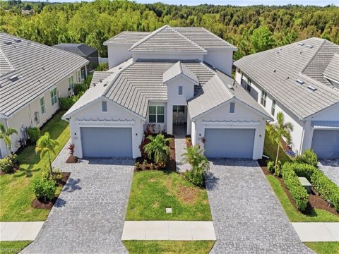Hacienda Lakes Naples Real Estate