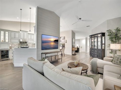 Hawksridge Naples Real Estate