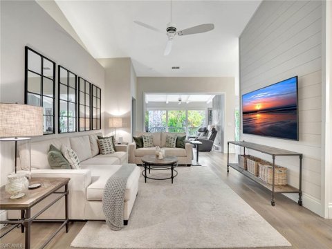 Hawksridge Naples Real Estate