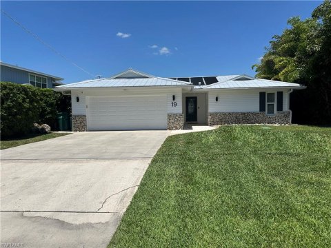 Isles Of Capri Naples Real Estate