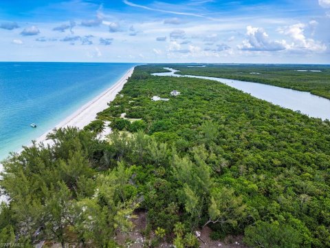 Keewaydin Island Real Estate